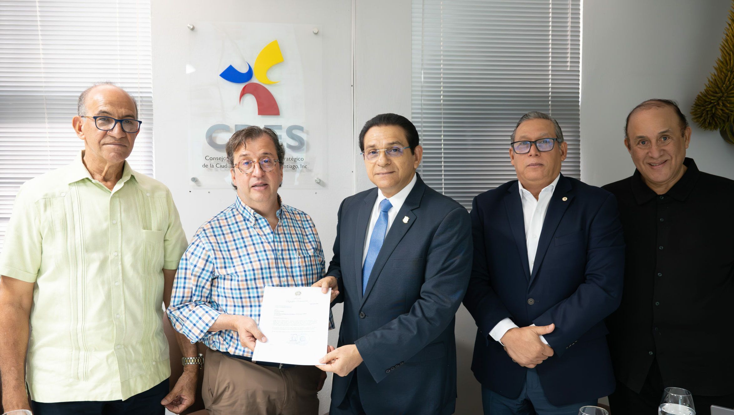 Junta de directores del Consejo Estratégico valora institucionalidad y financiamiento de proyectos de Santiago