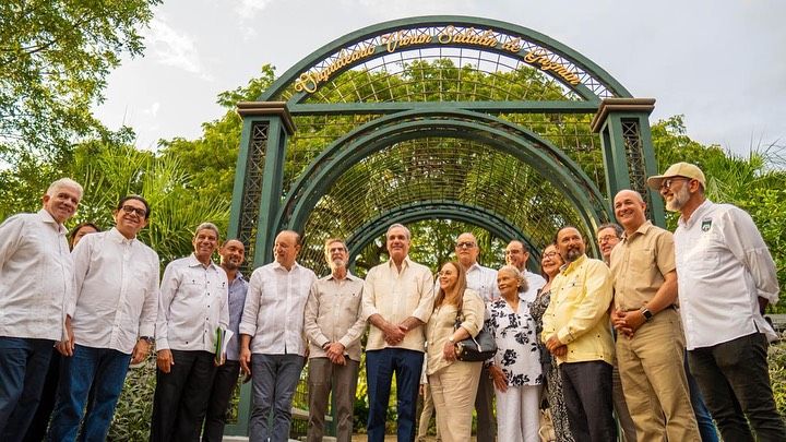 CDES reafirma su compromiso con la sostenibilidad en visita oficial al Jardín Botánico de Santiago