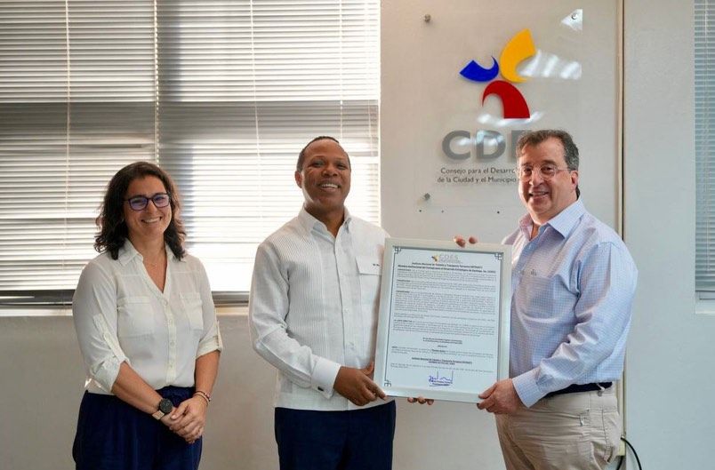 Ricardo Fondeur recibe al director del INTRANT y formaliza su incorporación al Consejo