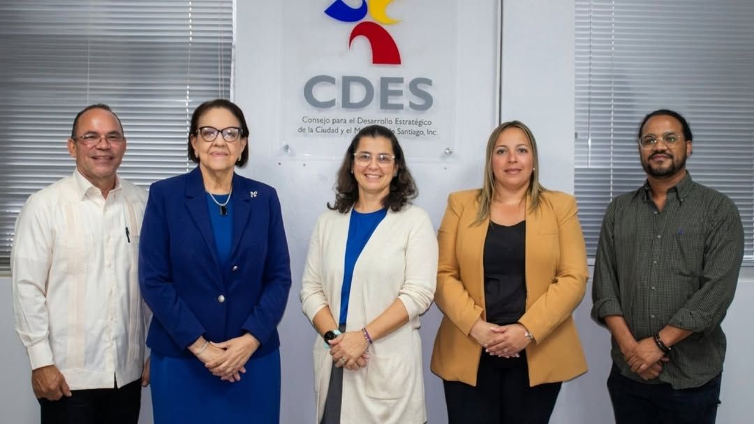 CDES y Plan Sierra fortalecen alianza por el desarrollo sostenible de Santiago y la cuenca del Yaque del Norte