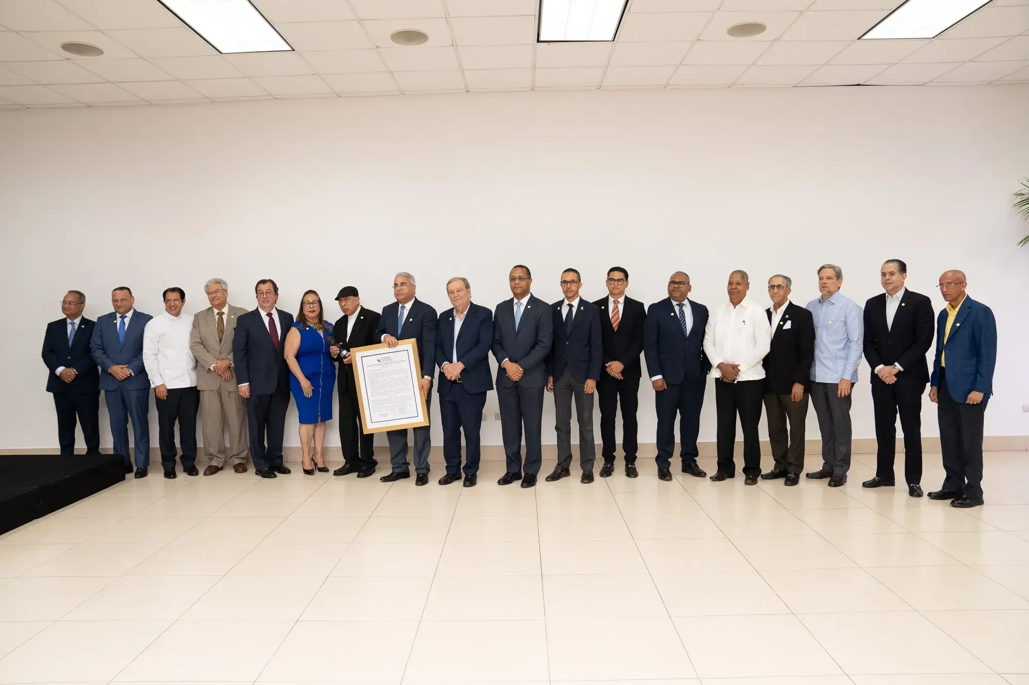 Asamblea XXIV Consejo reconoce a Monseñor Ramón Benito de la Rosa como “Señor de la Estrategia”, entrega prestigiosa Estatuilla Bonó al Arzobispo Emérito
