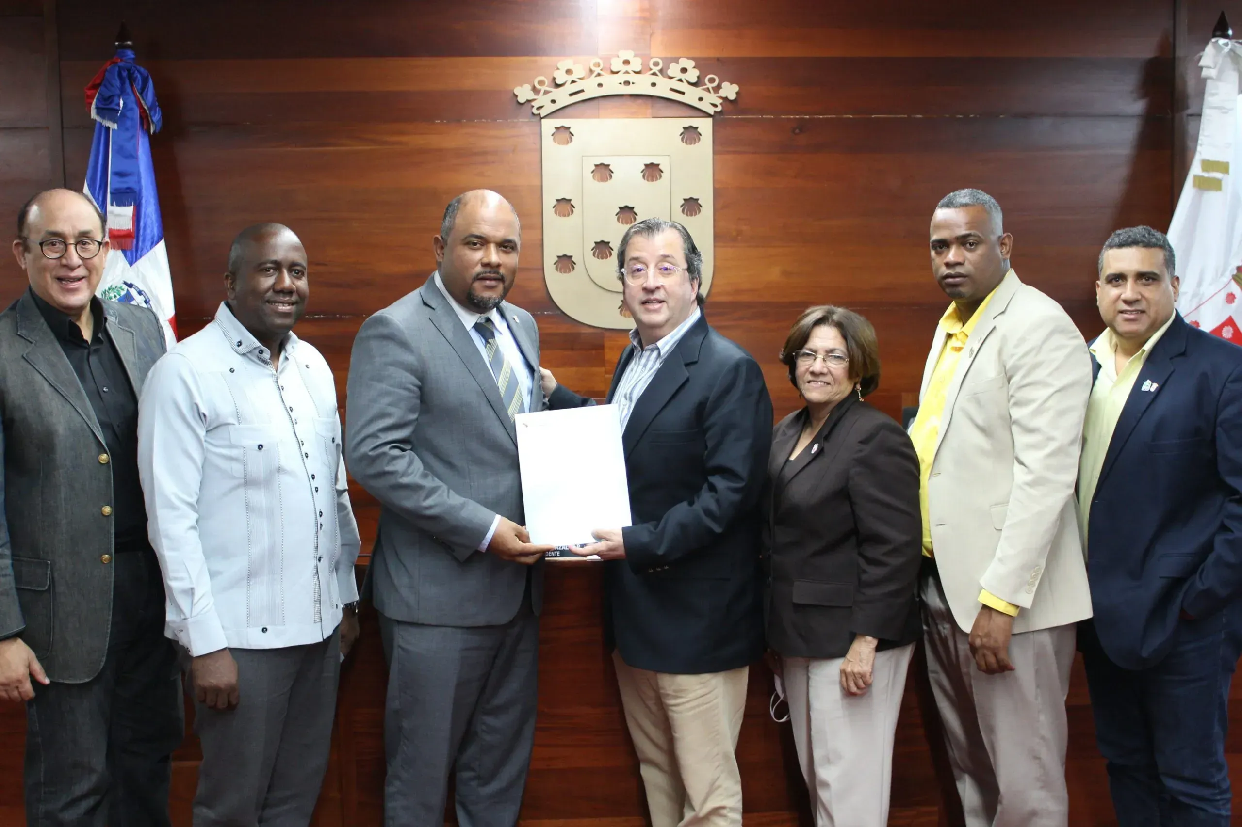 CDES presenta en transparencia, primera rendición de cuentas al Concejo de Regidores
